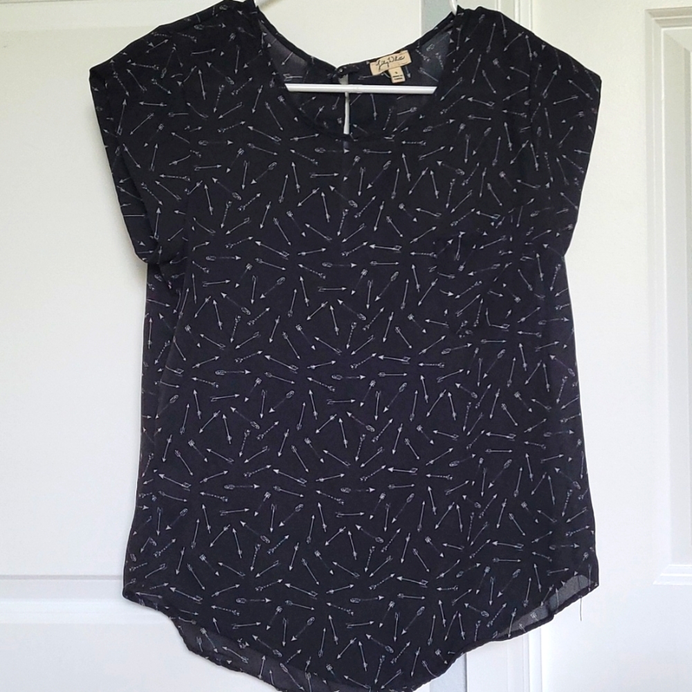 Cute short sleeve dressy top